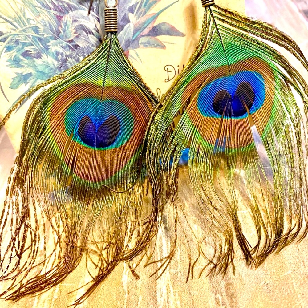👉$5 W/Purchase👈 NWT EXPRESS | Ostrich Heart Earrinngs Lightweight Statement Pc